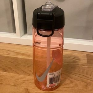 Nike water bottle 16 oz pink